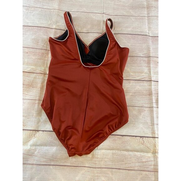 Miraclesuit Women's Chinese Red Horizon One Piece Swim Suit - 14 - Picture 6 of 11